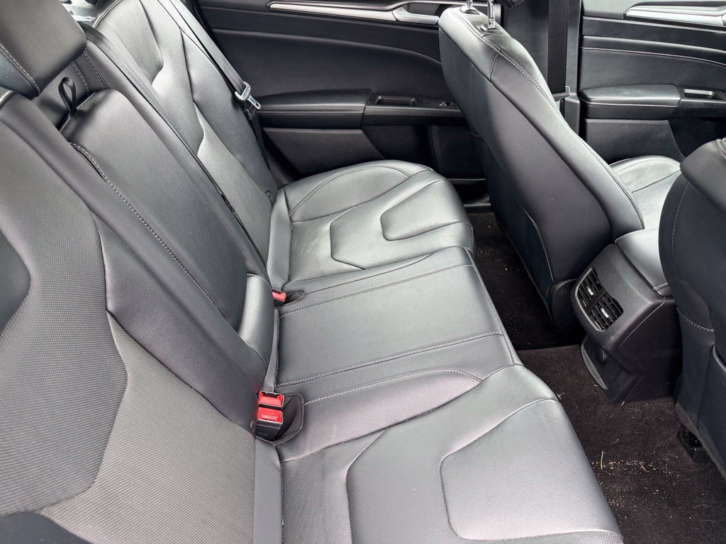 Used 2020 Ford Fusion Titanium AWD/4WD image 17
