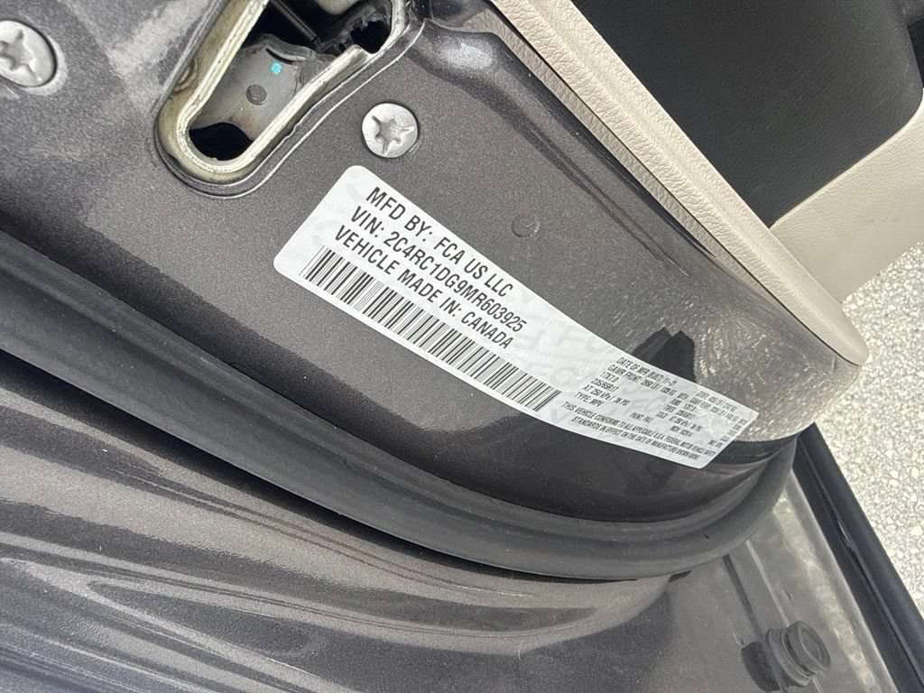 Used 2021 Chrysler Voyager Lxi w/ Cold Weather Group FWD image 23