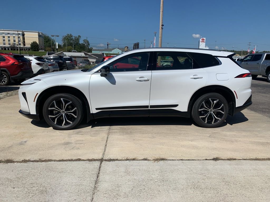 New 2025 Toyota Crown Signia image 9