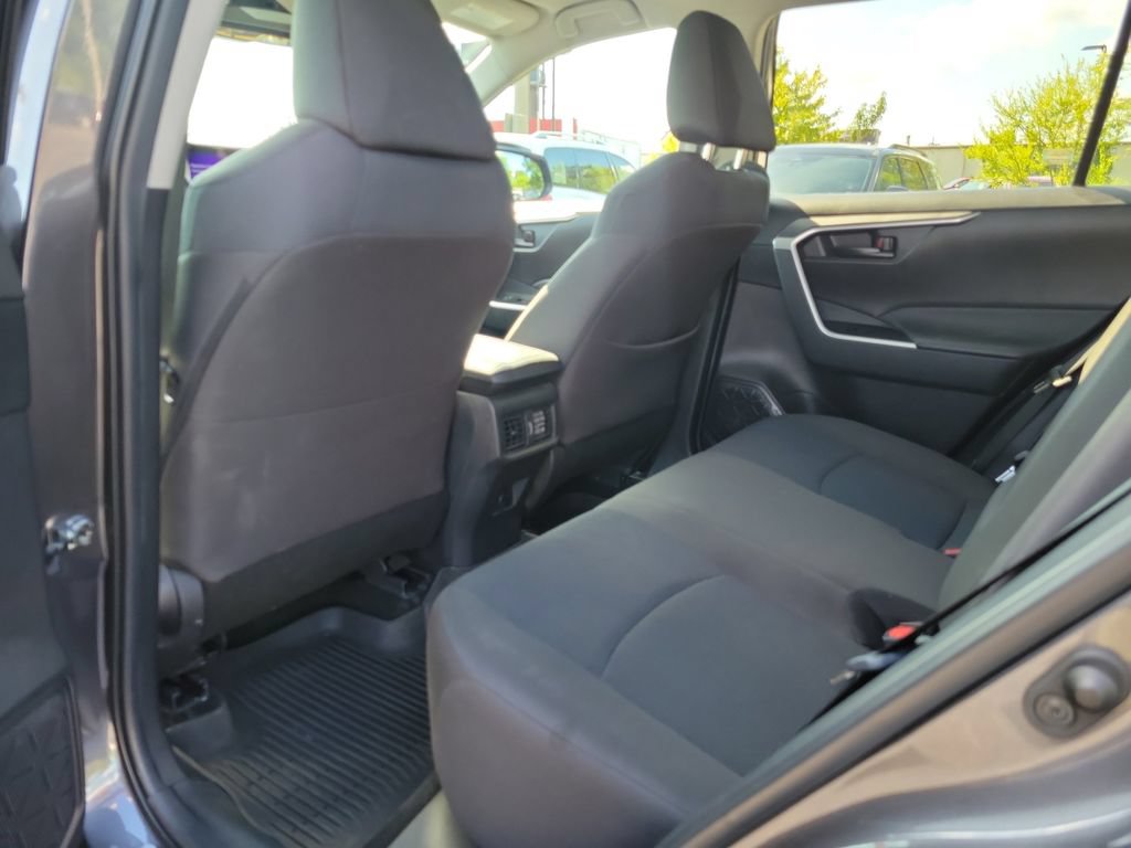 Used 2024 Toyota RAV4 LE AWD/4WD image 17