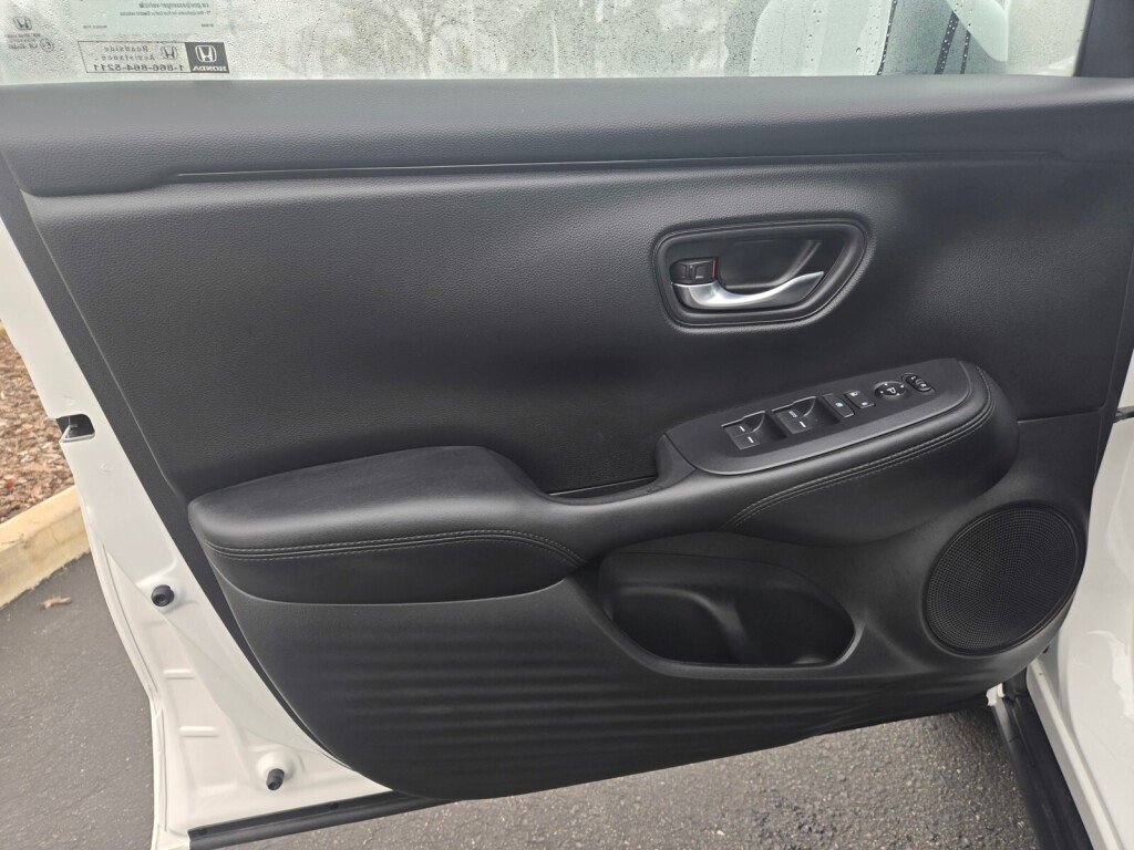 Certified 2025 Honda HR-V LX image 22