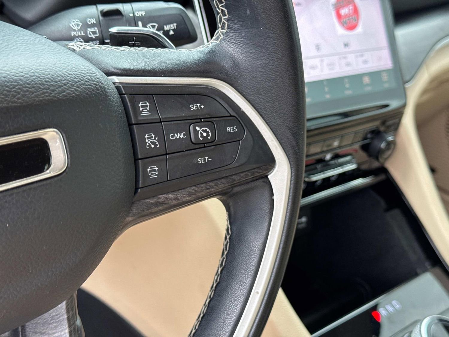 Used 2022 Jeep Grand Cherokee L Limited image 32