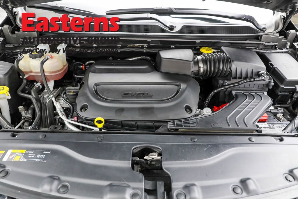 Used 2023 Chrysler Voyager LX image 7