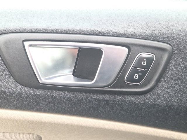 Used 2018 Ford EcoSport SE image 16