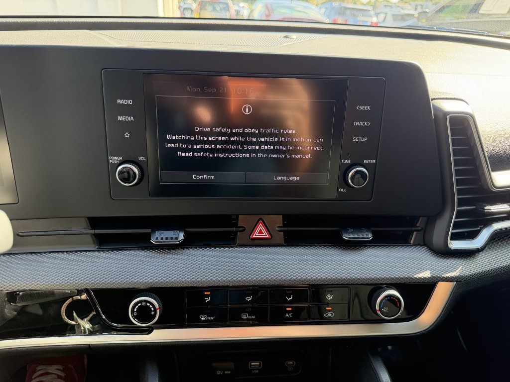 Certified 2025 Kia Sportage LX FWD image 21
