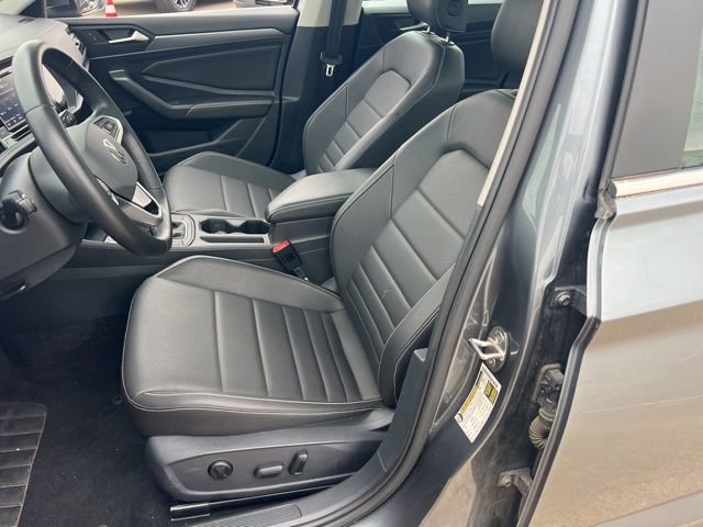 Used 2024 Volkswagen Jetta SE FWD image 6