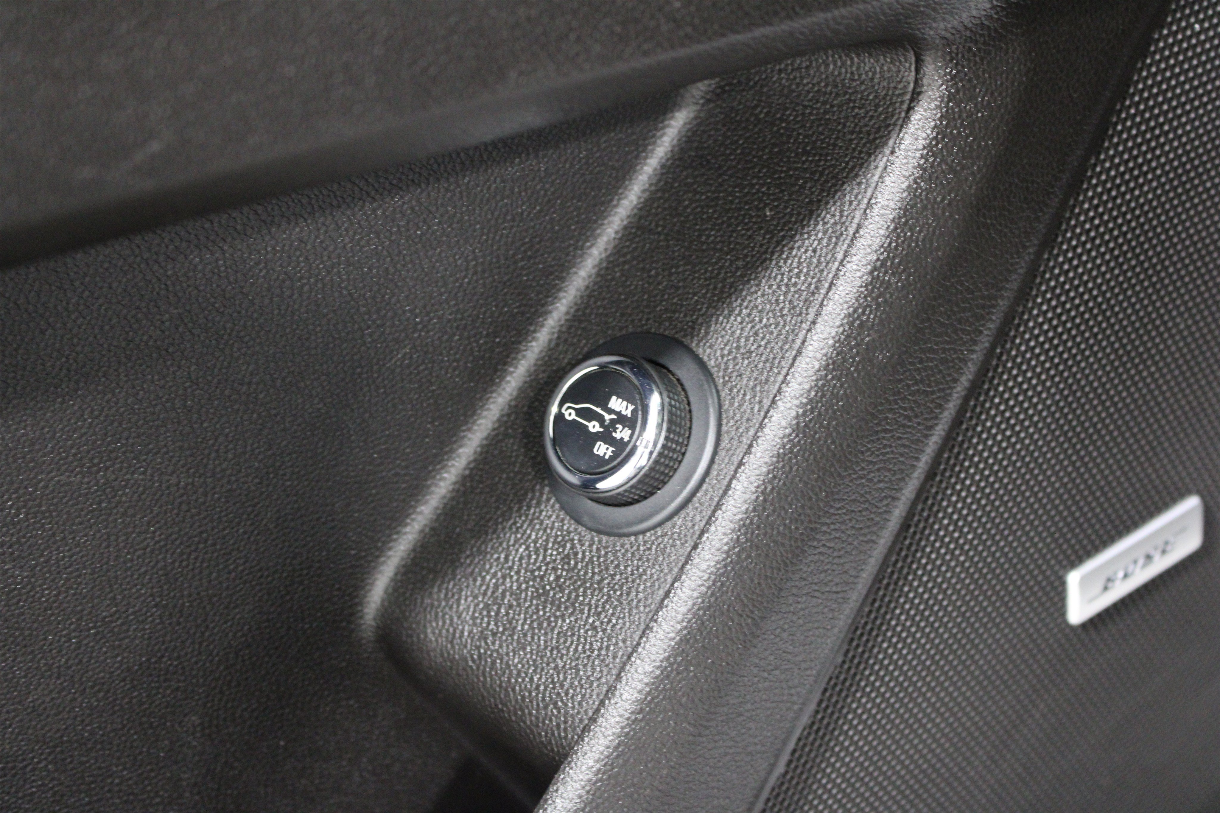 Used 2020 Chevrolet Traverse Premier w/ Redline Edition FWD image 9