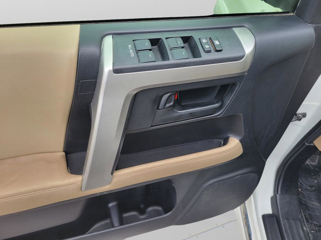 Used 2013 Toyota 4Runner SR5 w/ Convenience Pkg image 22