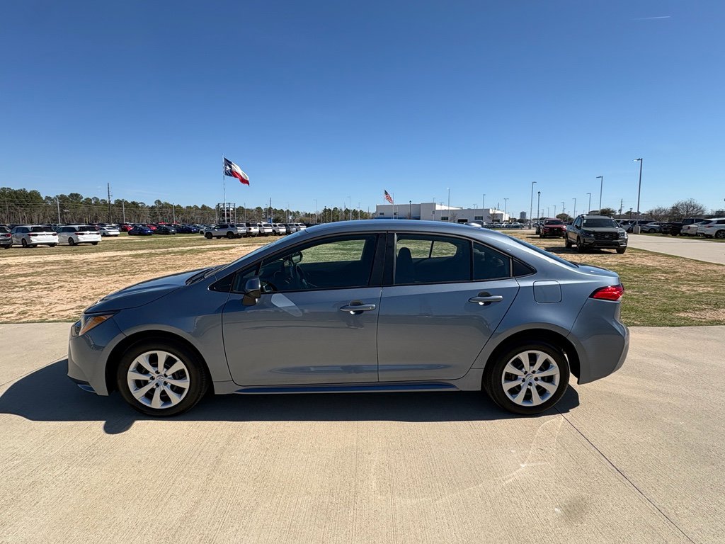 Used 2026 Toyota Corolla LE image 5