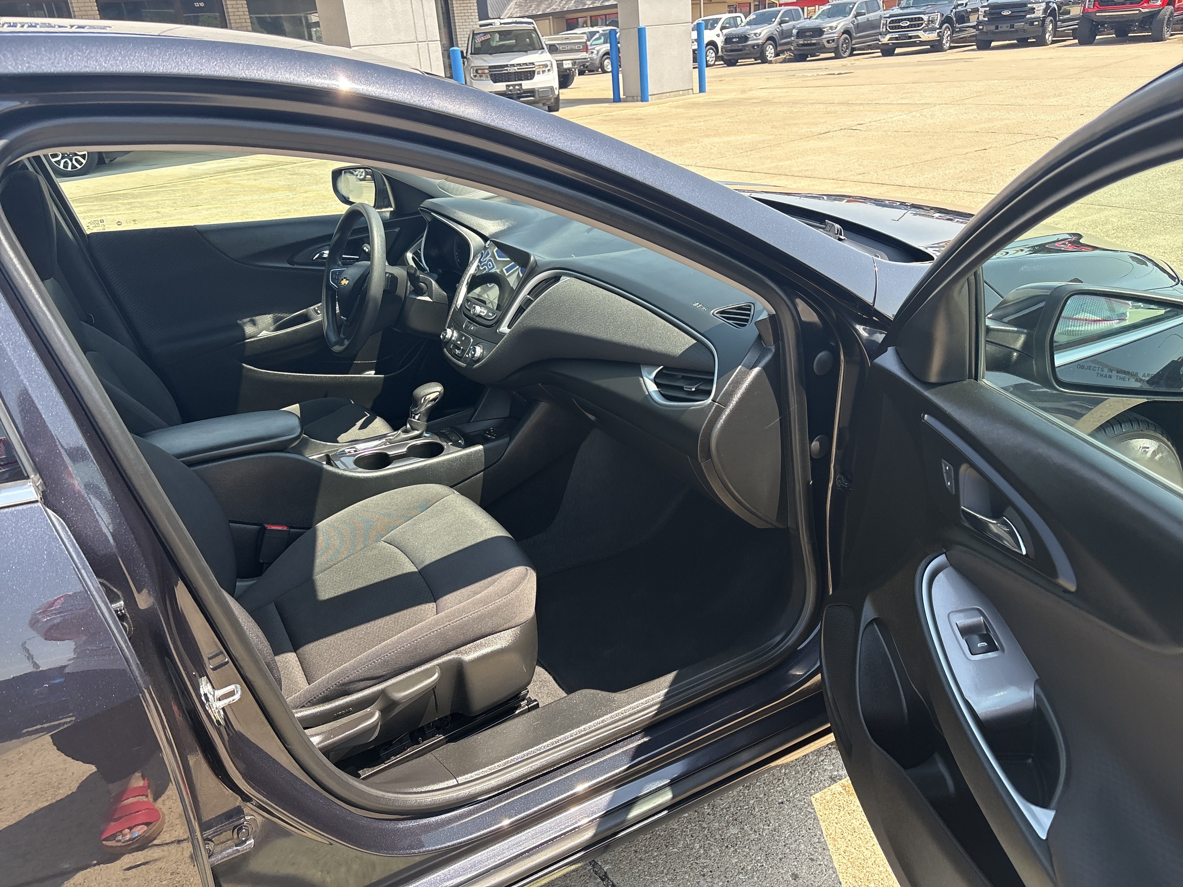 Used 2023 Chevrolet Malibu LS w/ Driver Confidence Package FWD image 7