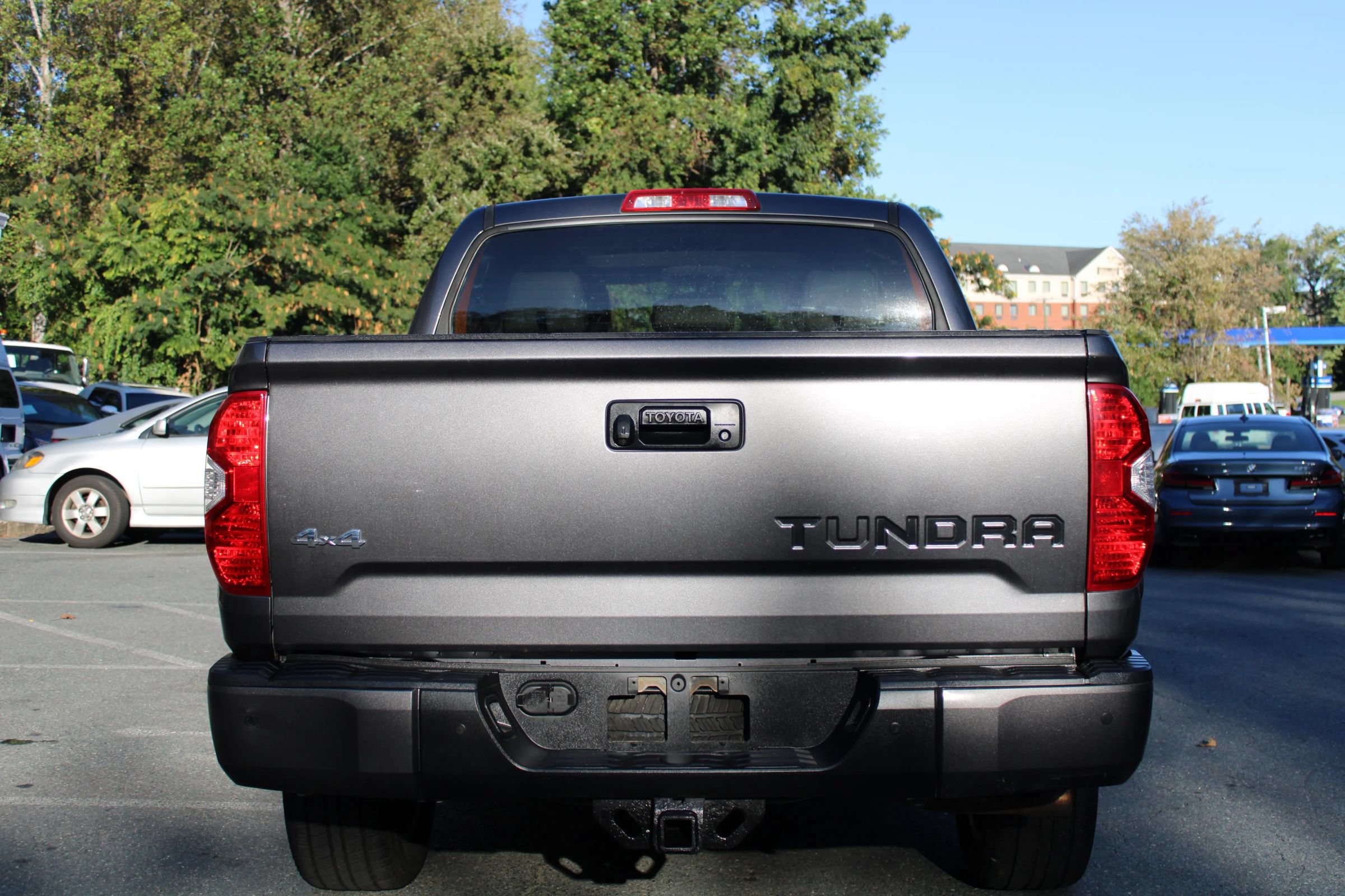 Used 2016 Toyota Tundra Limited w/ Limited Premium Package AWD/4WD image 5