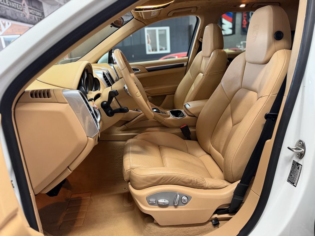 Used 2014 Porsche Cayenne Diesel AWD/4WD image 15