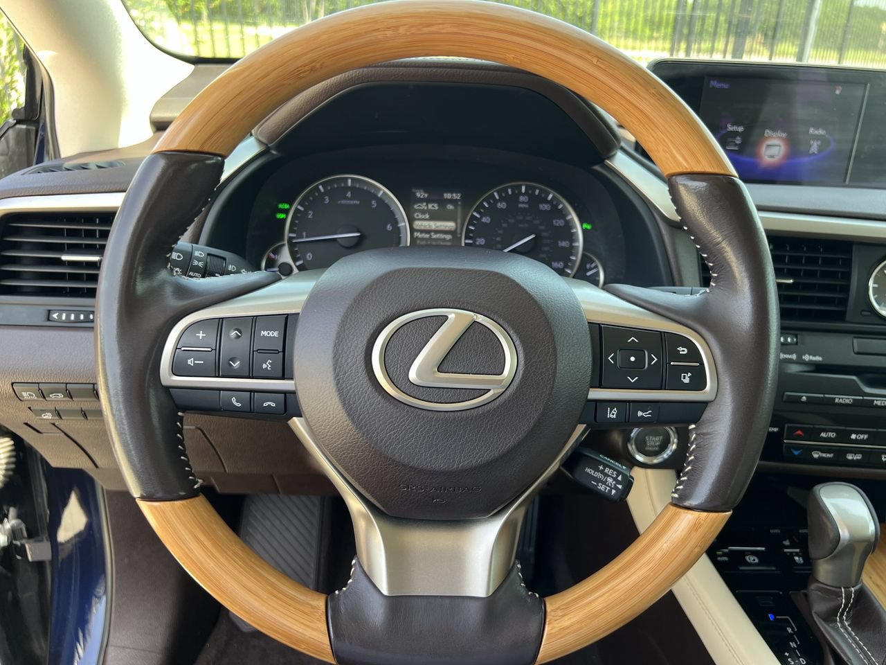 Used 2019 Lexus RX 350L FWD w/ Premium Package image 9