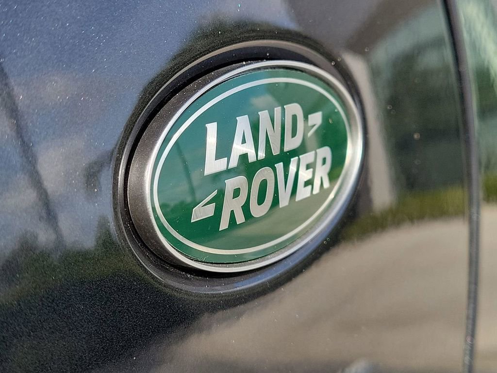 New 2025 Land Rover Discovery Metropolitan Edition AWD/4WD image 10