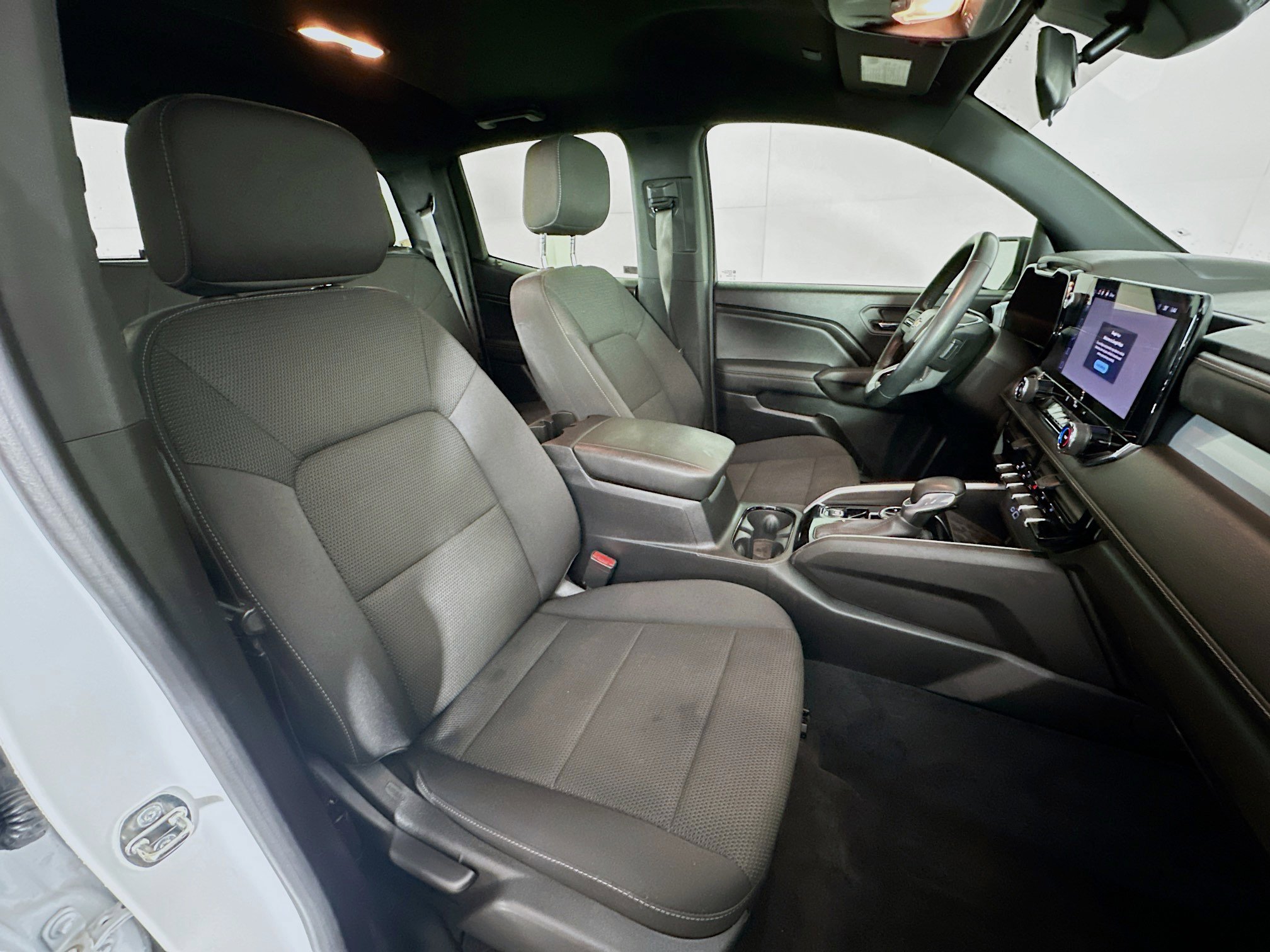 Used 2023 Chevrolet Colorado LT image 29