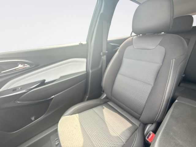 Used 2026 Chevrolet Trax LT FWD image 26