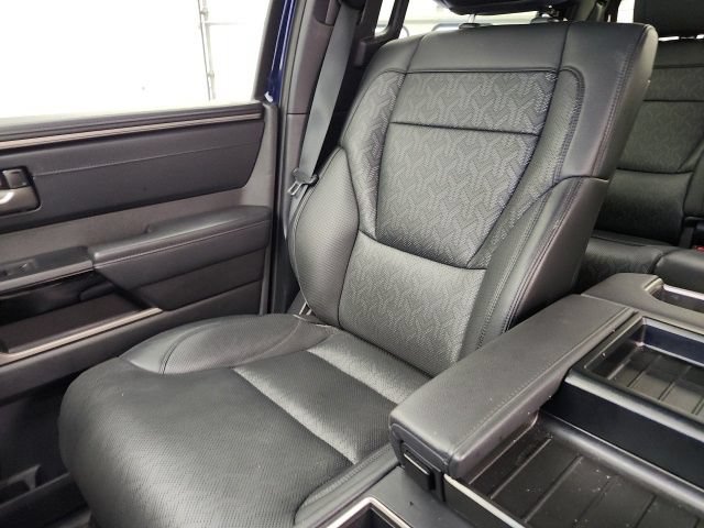 Used 2025 Toyota Tundra Limited AWD/4WD image 17