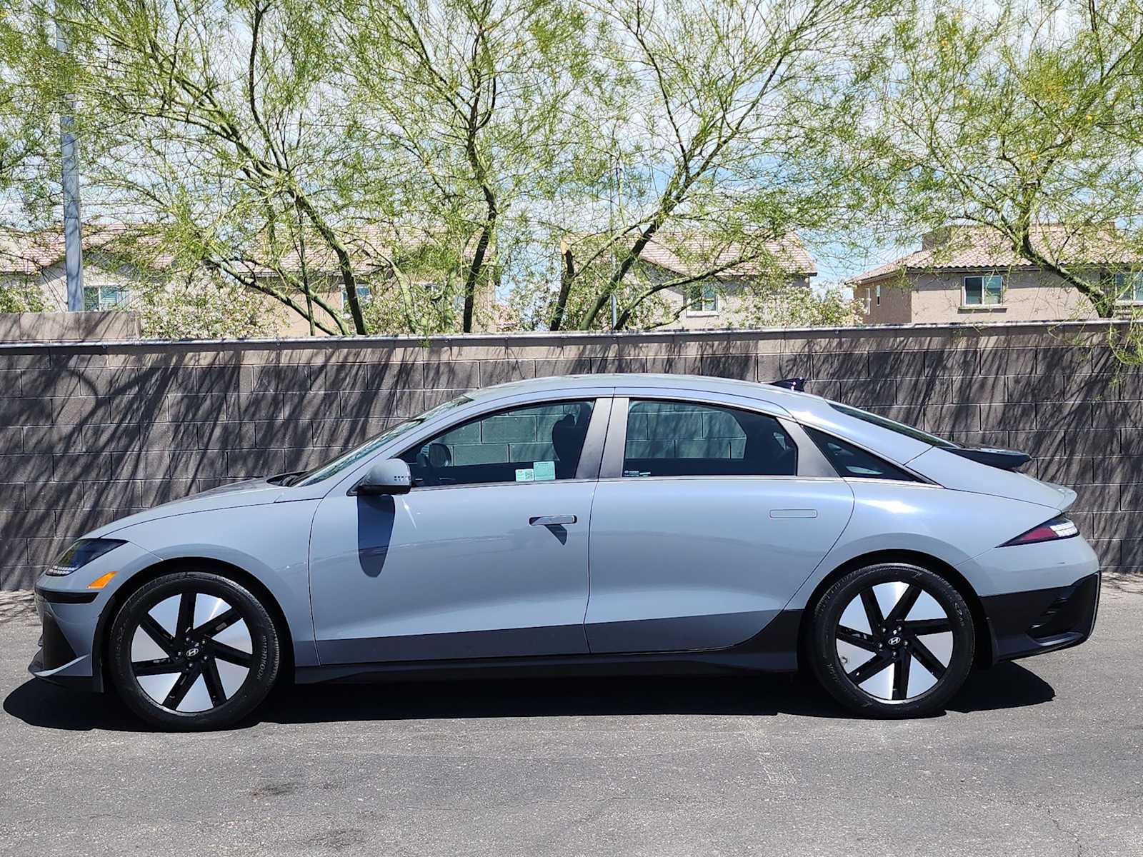 Used 2024 Hyundai Ioniq 6 SE RWD image 5
