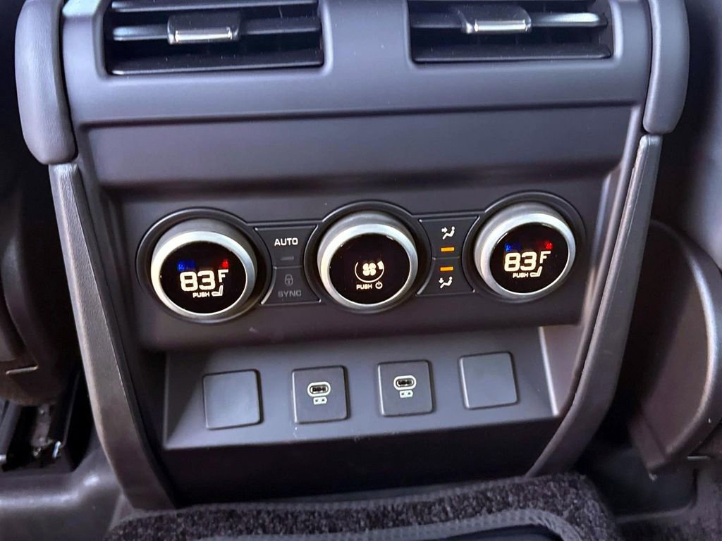 New 2025 Land Rover Defender 130 X-Dynamic SE image 15