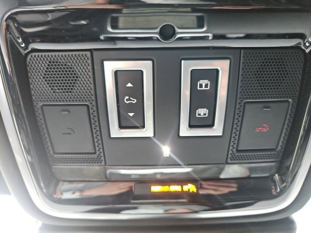 Used 2021 Land Rover Range Rover Velar S image 21