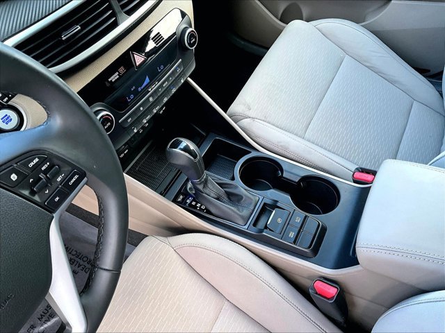 Used 2020 Hyundai Tucson Sport FWD image 15