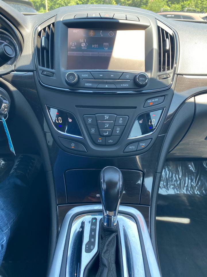Used 2017 Buick Regal Sport Touring FWD image 22