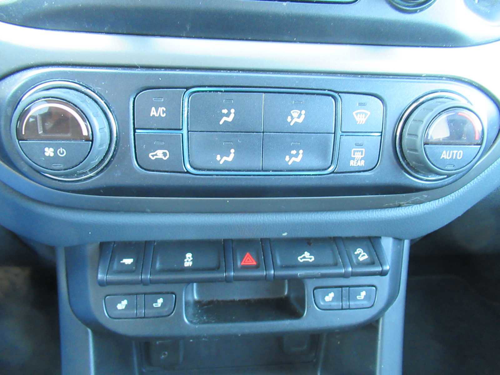 Used 2018 Chevrolet Colorado Z71 image 35