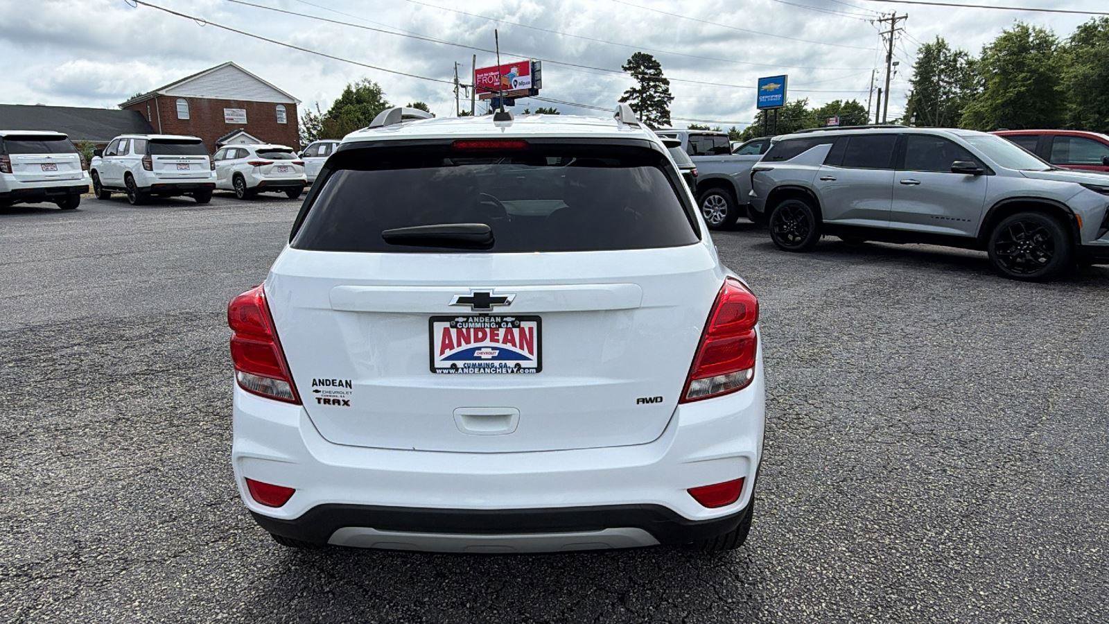 Used 2022 Chevrolet Trax LT w/ Redline Edition AWD/4WD image 6