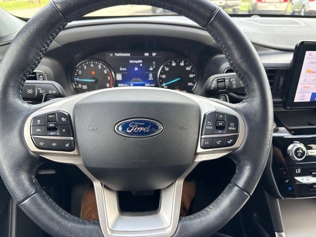 Used 2021 Ford Explorer Limited w/ Equipment Group 301A AWD/4WD image 24