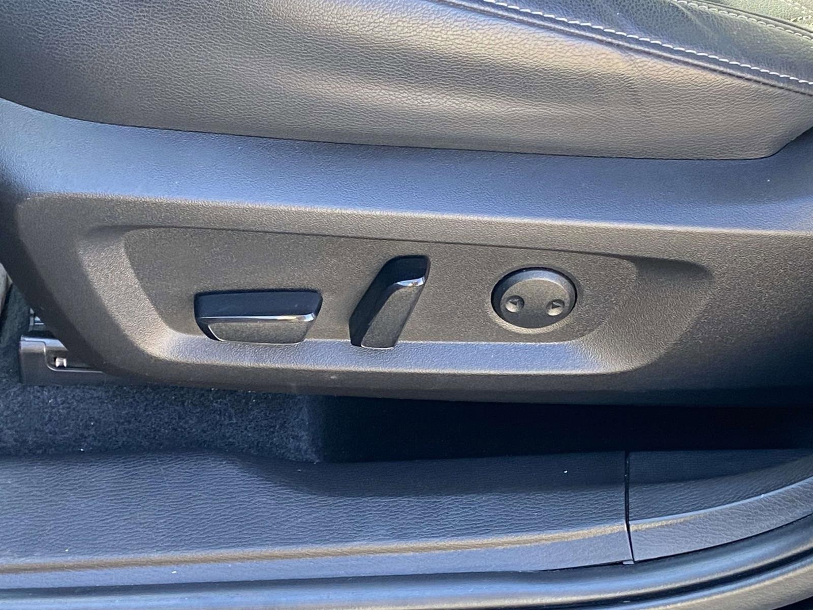 Used 2022 Mitsubishi Outlander SEL image 16