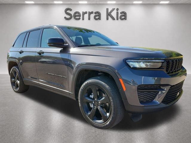 Used 2024 Jeep Grand Cherokee Altitude AWD/4WD image 7