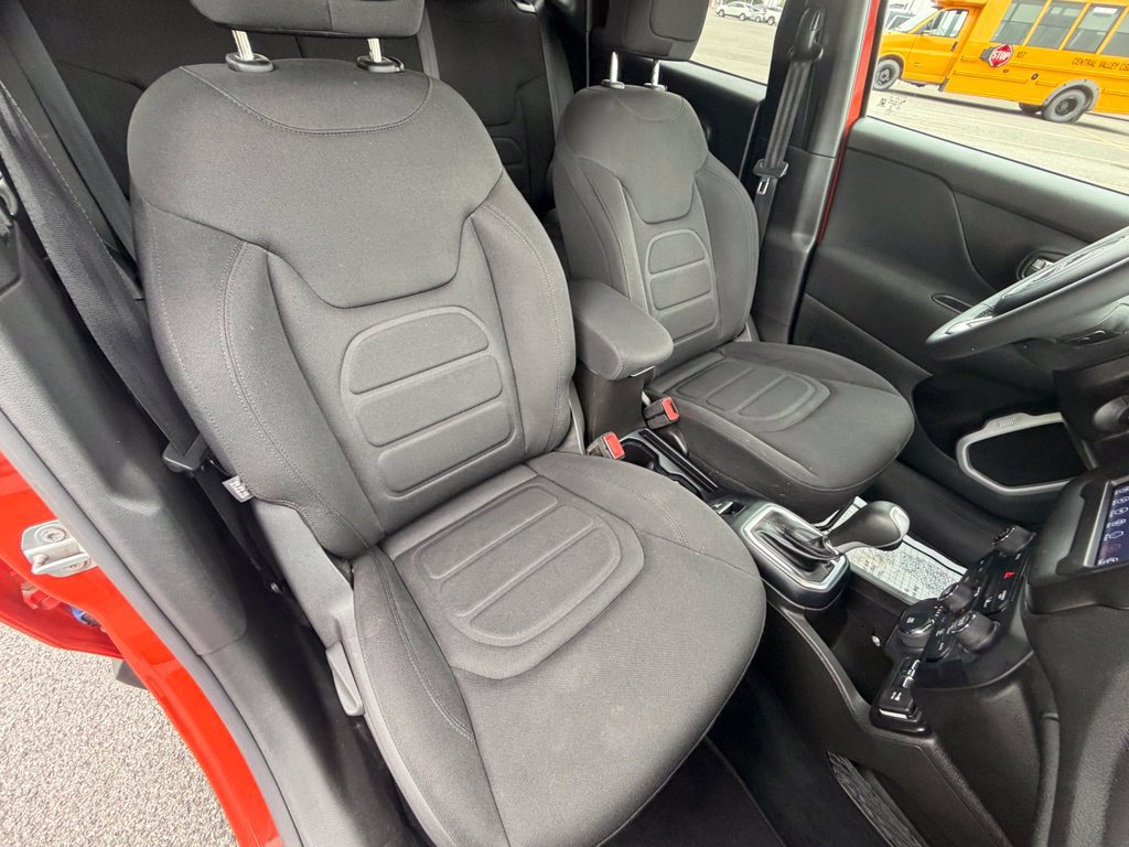 Used 2021 Jeep Renegade Latitude AWD/4WD image 43