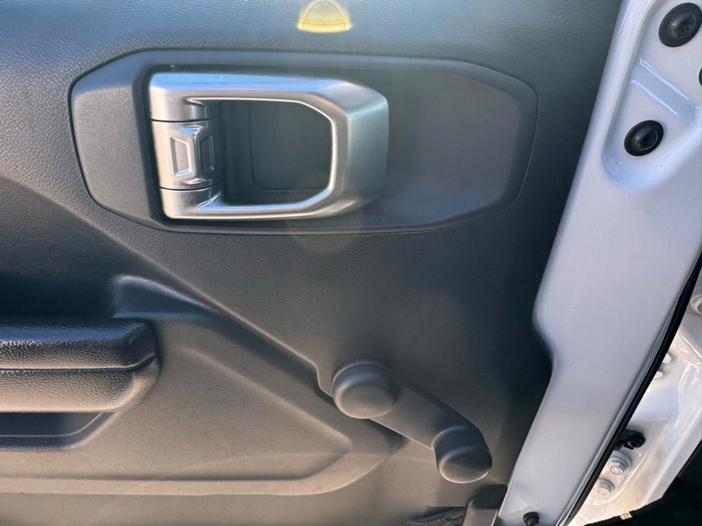 Used 2018 Jeep Wrangler Unlimited Sport image 16