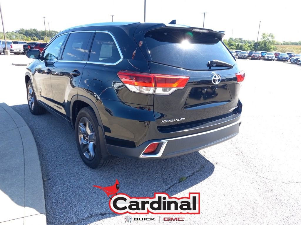 Used 2017 Toyota Highlander Limited Platinum w/ Carpet Mat Package image 12
