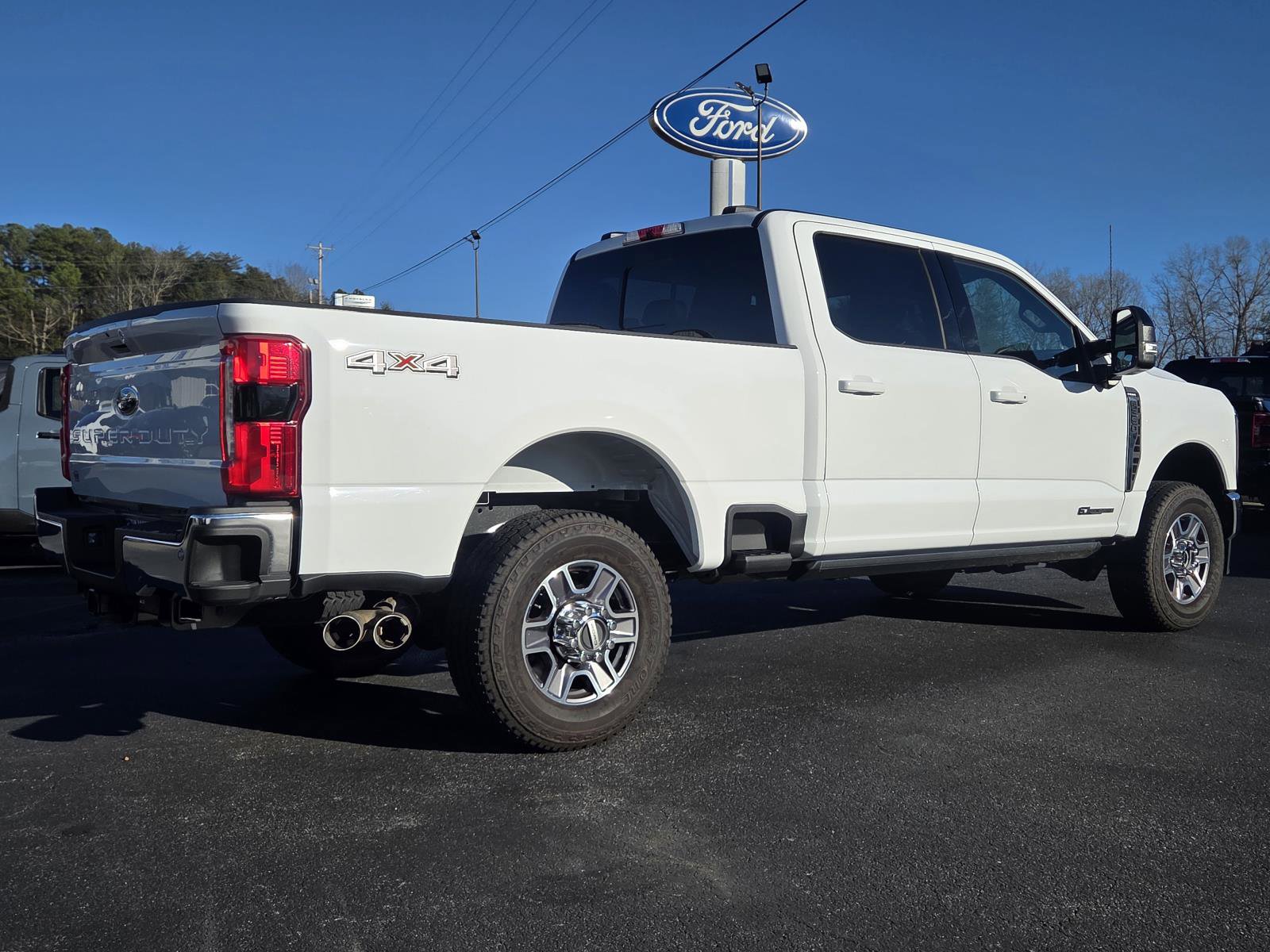 Used 2025 Ford F350 Lariat w/ Lariat Ultimate Package AWD/4WD image 3