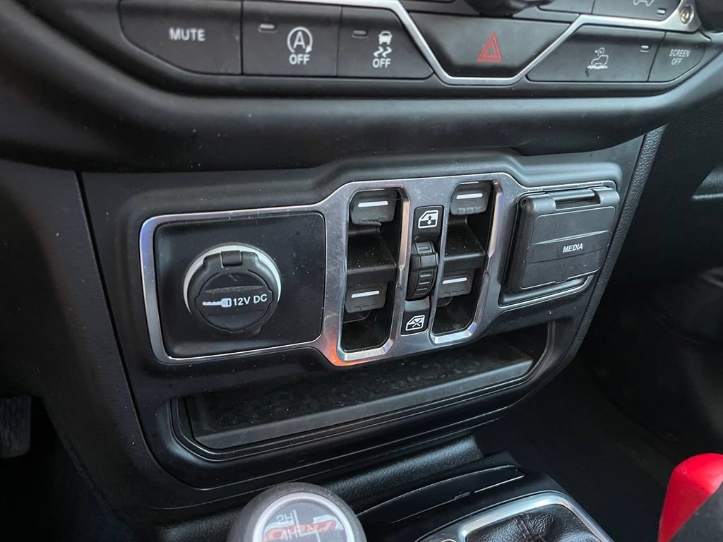 Used 2023 Jeep Gladiator Sport AWD/4WD image 19