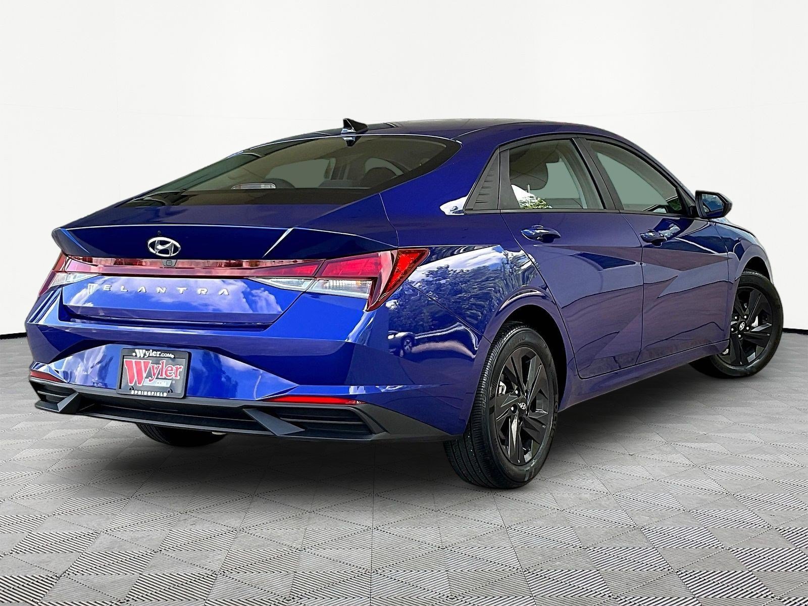 Used 2023 Hyundai Elantra SEL FWD image 6