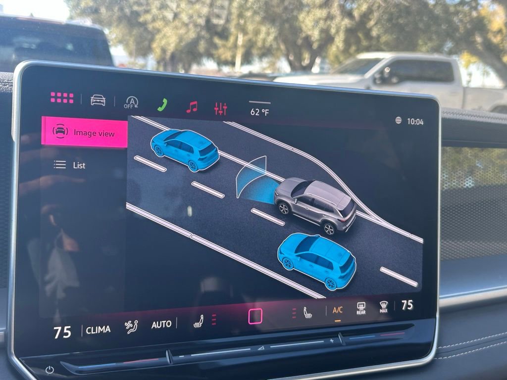 Certified 2025 Volkswagen Tiguan SE R-Line image 16