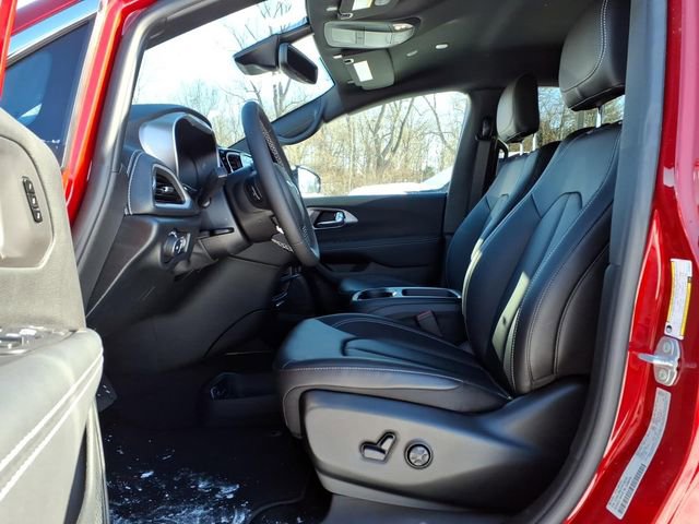 New 2026 Chrysler Pacifica Select image 13