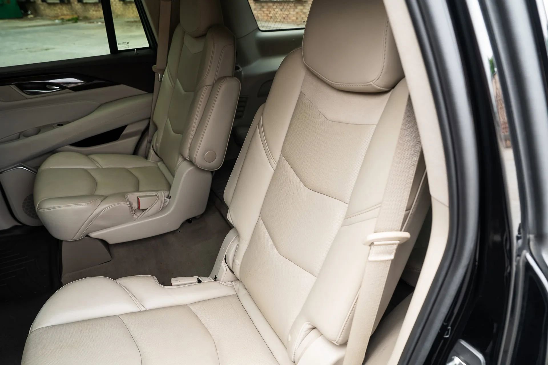 Used 2017 Cadillac Escalade Luxury RWD image 29