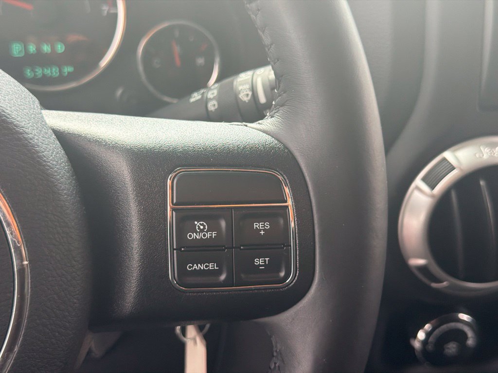 Used 2018 Jeep Wrangler Sahara w/ Connectivity Group AWD/4WD image 18