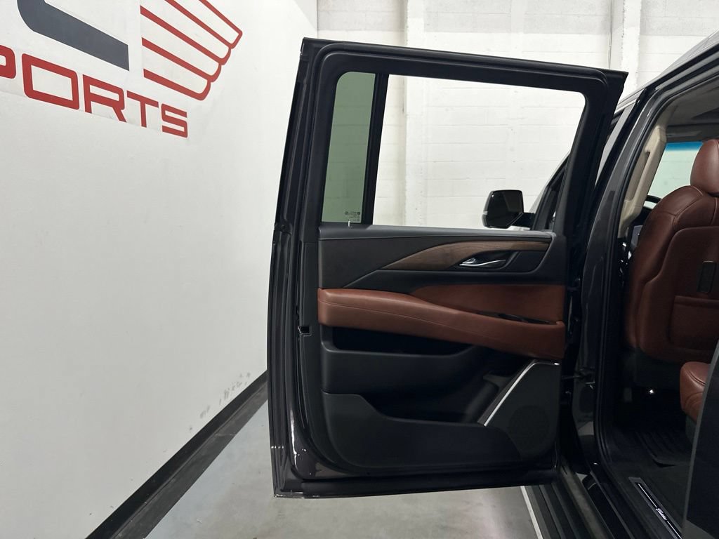Used 2018 Cadillac Escalade ESV Premium Luxury RWD image 56