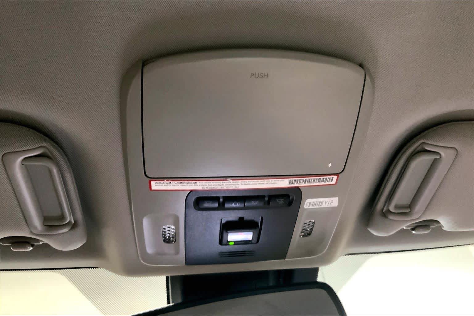 Certified 2020 Toyota Camry XLE FWD image 34