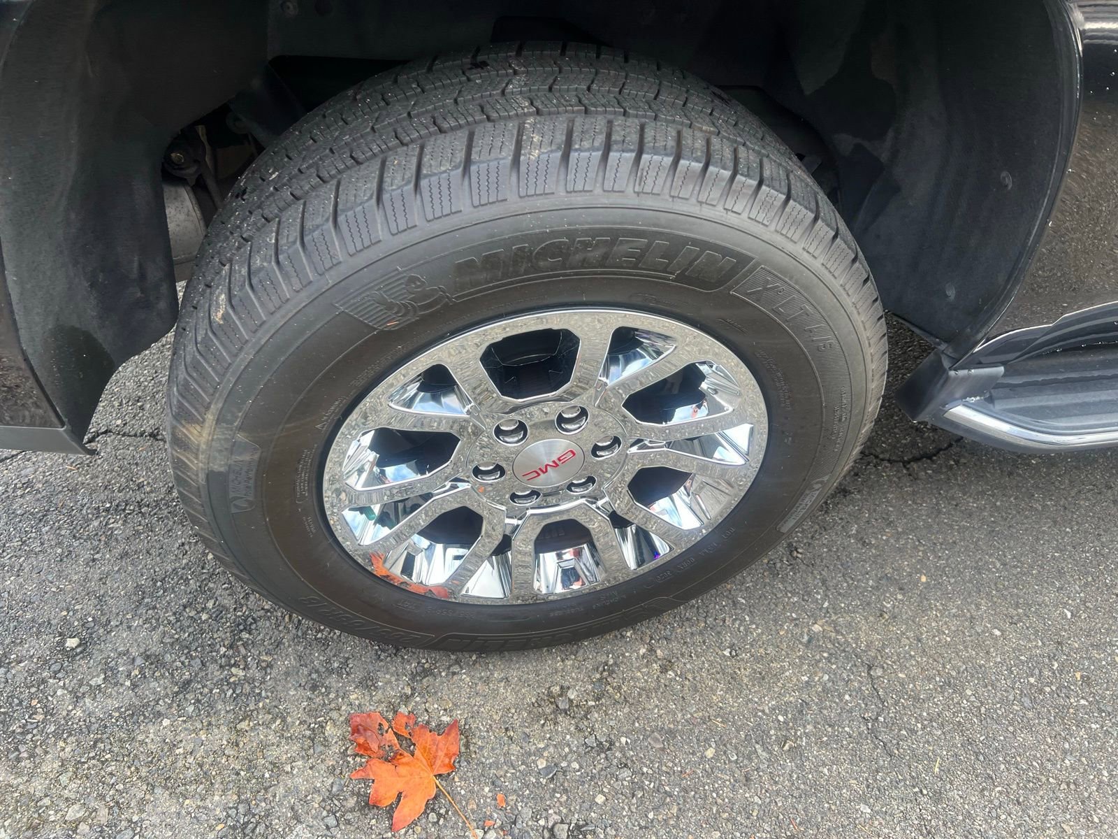 Used 2019 GMC Yukon SLT image 12