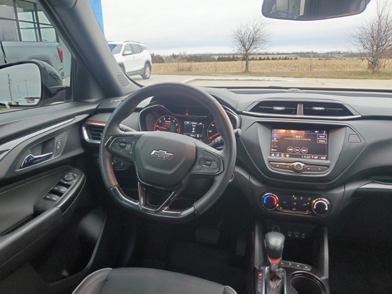 Used 2022 Chevrolet TrailBlazer RS FWD image 21