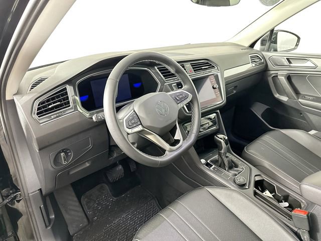 Used 2022 Volkswagen Tiguan SE w/ Panoramic Sunroof Package image 20