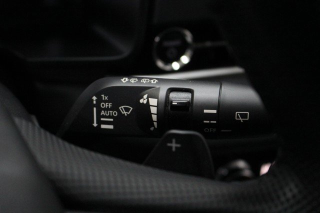 Used 2025 Mitsubishi Outlander SEL image 14