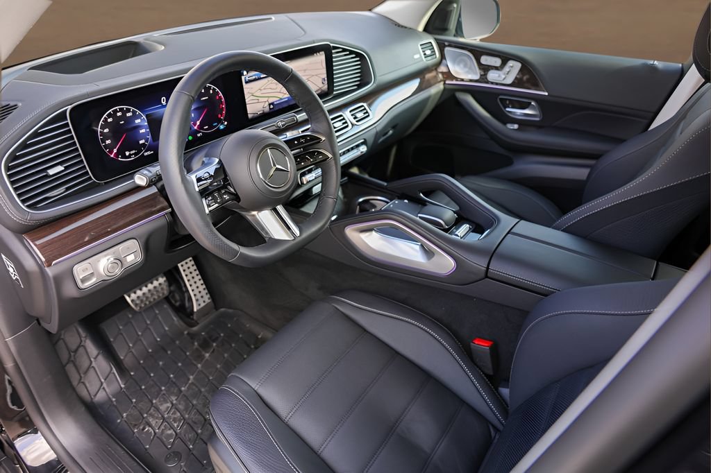 Used 2026 Mercedes-Benz GLS 450 4MATIC image 9