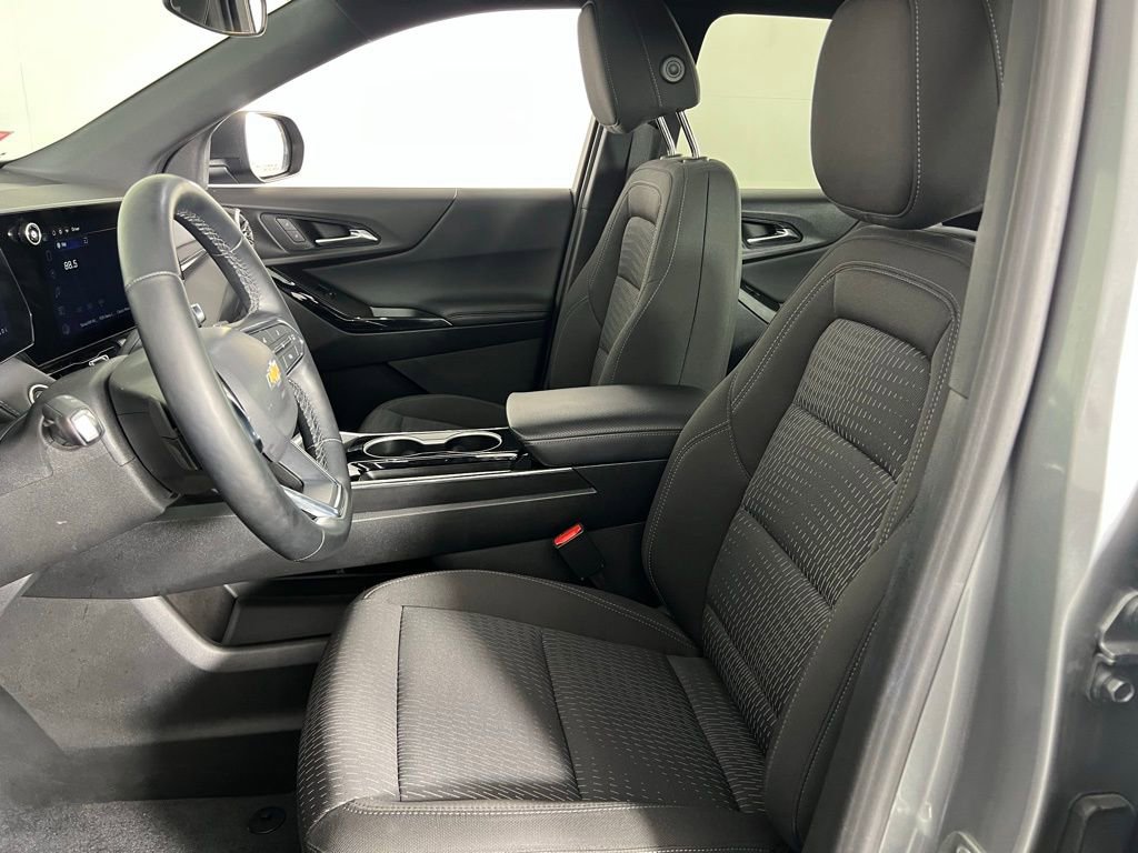 Used 2025 Chevrolet Equinox LT image 22