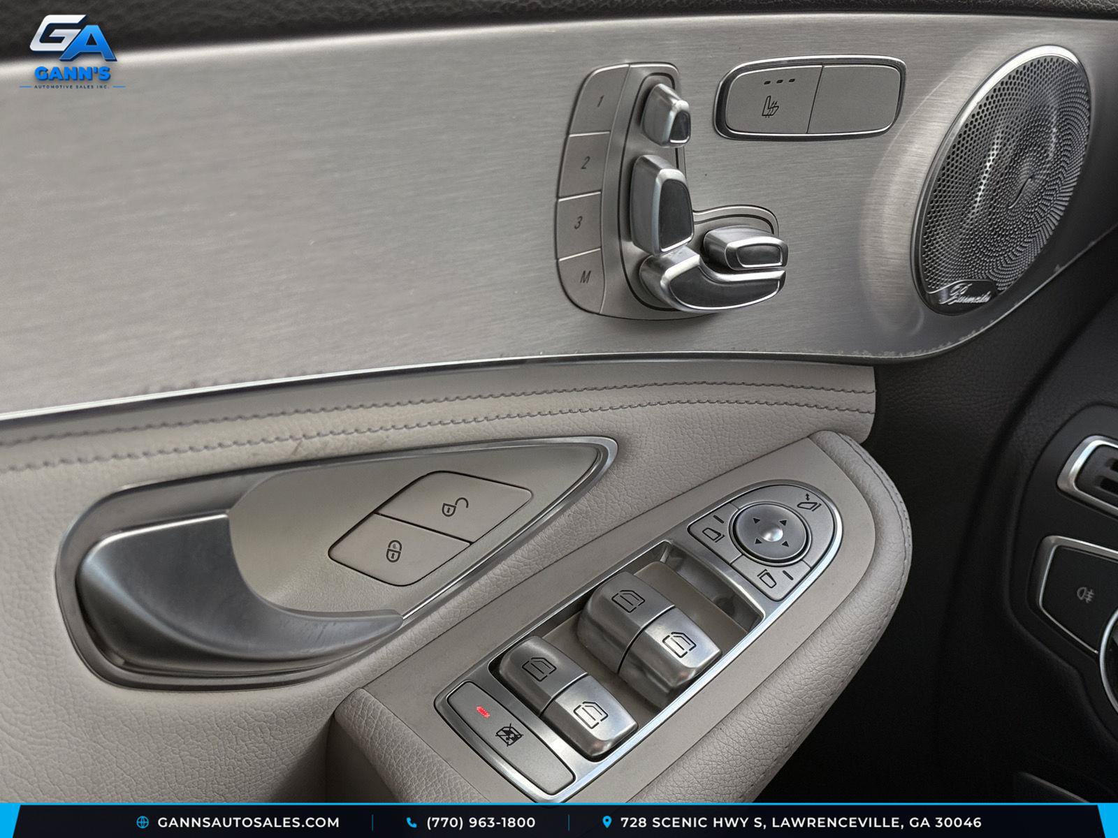 Used 2015 Mercedes-Benz C 300 Sedan image 32